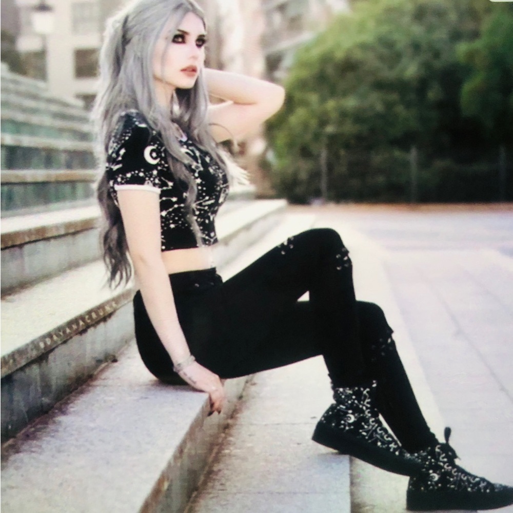 Aura zodiac Black and White Astrological Crop Top witch gothic - Picture 3 of 5